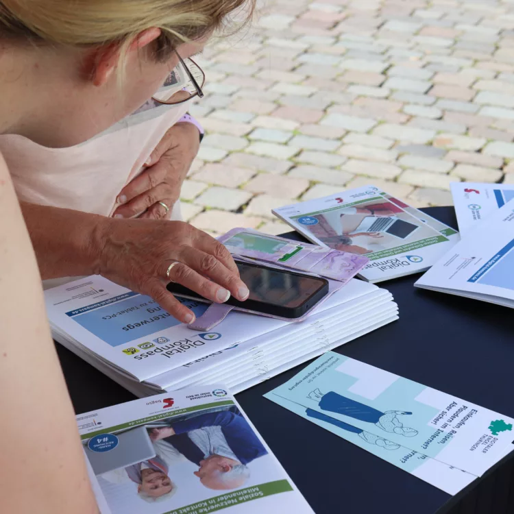 Schulung am Stand des Digitalen Engels